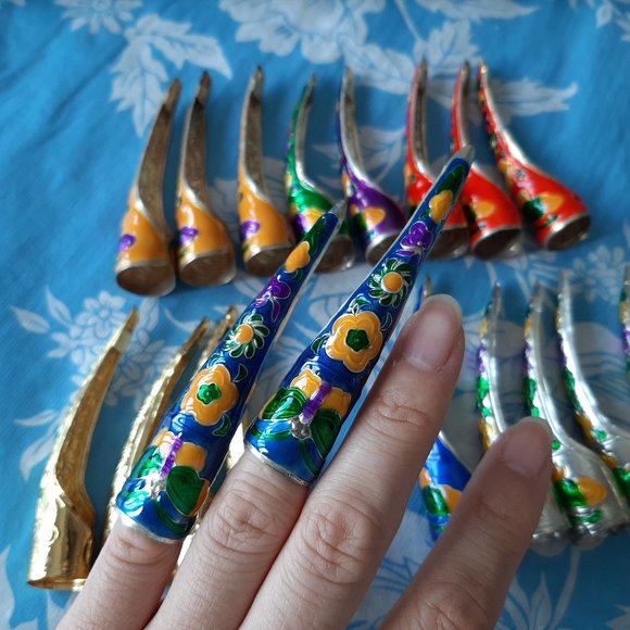 19 Finger Nail Tip Claw Rings - Picture 3 of 4